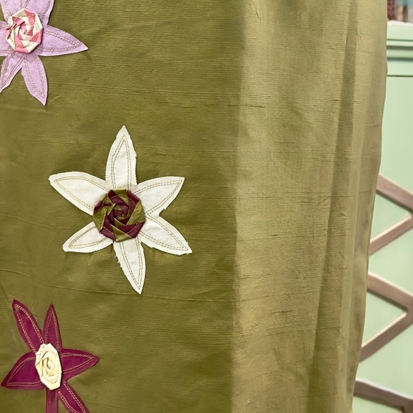 Intermix Floral Embroidery Skirt 🌼NWT🌺​ - Picture 2 of 5